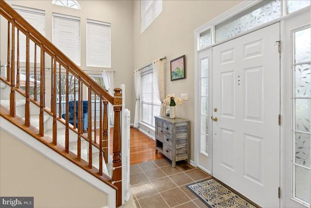 200 AMBERLEIGH DR, Pennington, NJ 08534