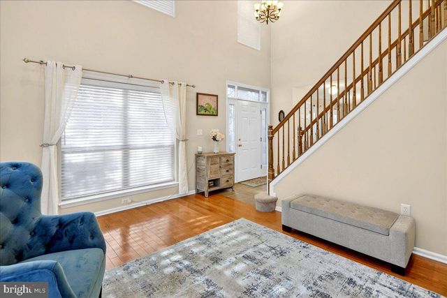 200 AMBERLEIGH DR, Pennington, NJ 08534