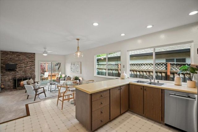 663 Smoke Tree Way, Sunnyvale, CA 94086