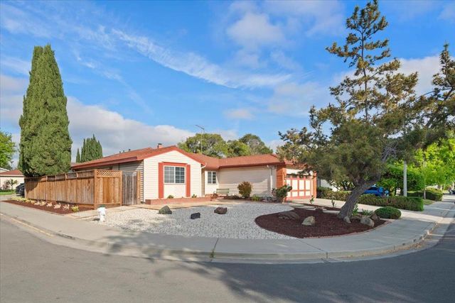 663 Smoke Tree Way, Sunnyvale, CA 94086