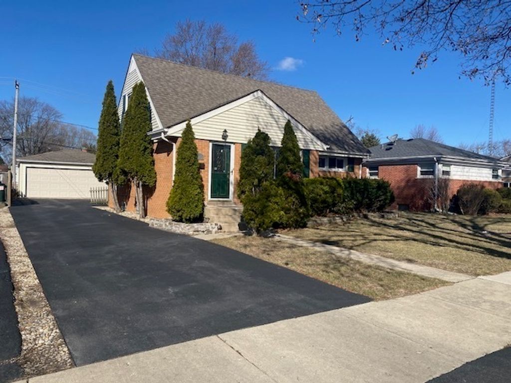 312 N Reuter Drive, Arlington Heights, IL 60005