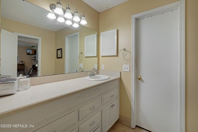 1242 WILD TURKEY Court, St. Johns, FL 32259