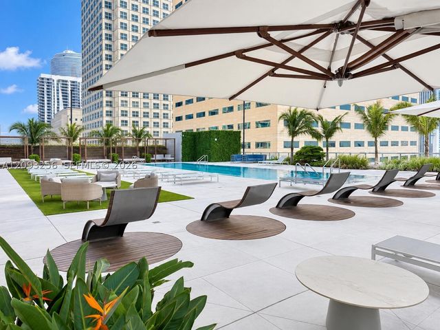 325 S Biscayne Blvd 1424, Miami, FL 33131