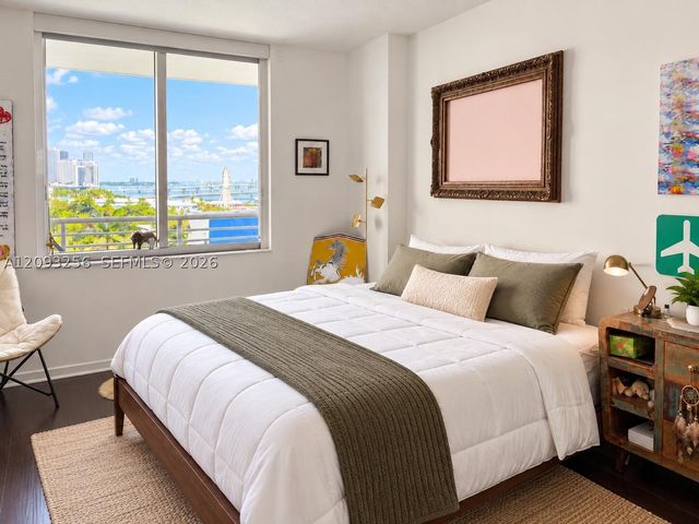 325 S Biscayne Blvd 1424, Miami, FL 33131