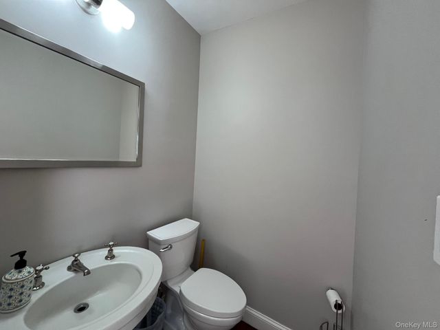 150 Clipper Roadway, Corneille Estates, NY 11770