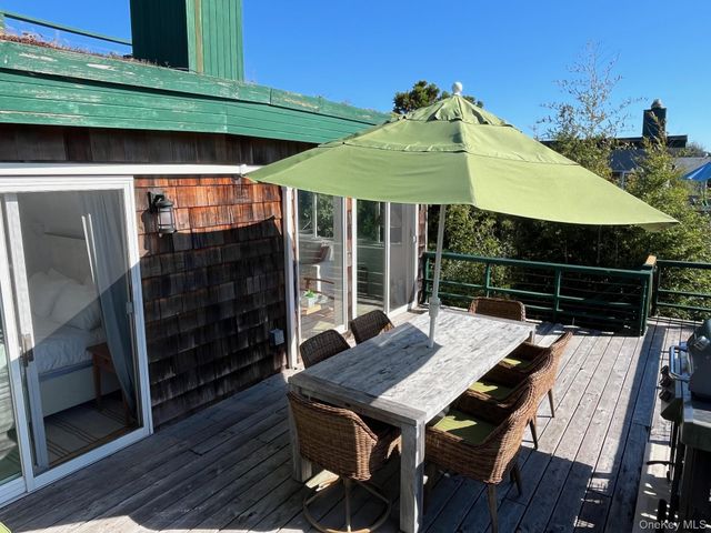150 Clipper Roadway, Corneille Estates, NY 11770