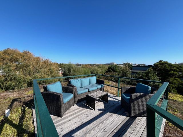 150 Clipper Roadway, Corneille Estates, NY 11770