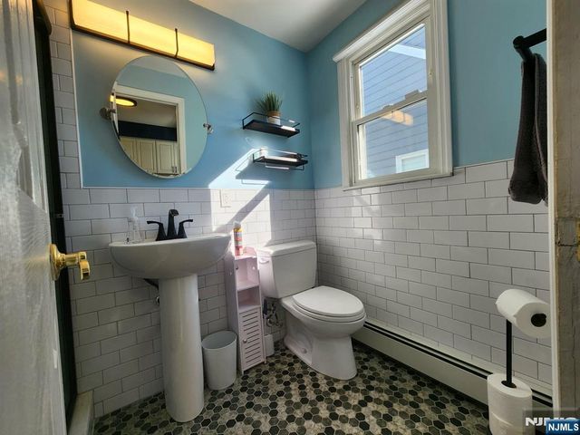 830 Pennsylvania Avenue, Lyndhurst, NJ 07071