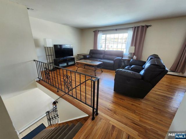 830 Pennsylvania Avenue, Lyndhurst, NJ 07071