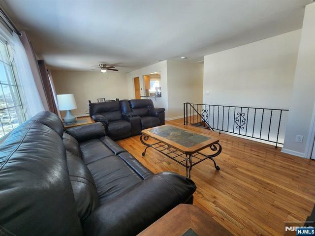 830 Pennsylvania Avenue, Lyndhurst, NJ 07071