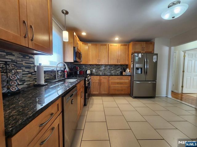 830 Pennsylvania Avenue, Lyndhurst, NJ 07071