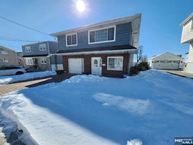 830 Pennsylvania Avenue, Lyndhurst, NJ 07071