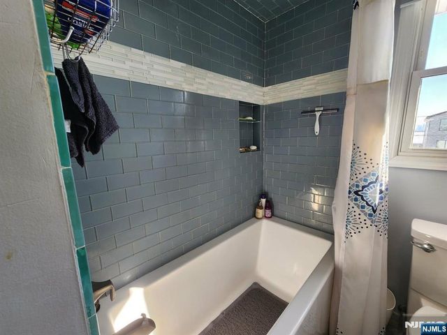 830 Pennsylvania Avenue, Lyndhurst, NJ 07071