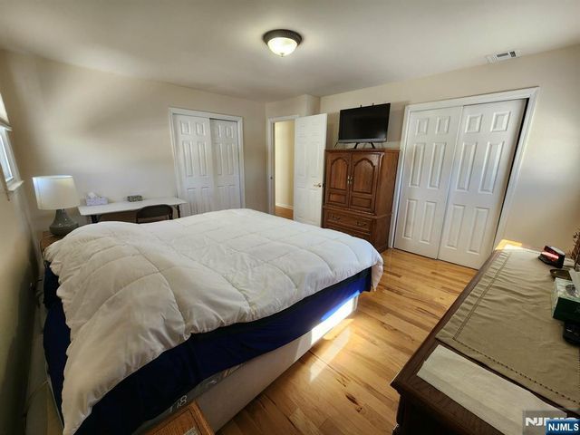 830 Pennsylvania Avenue, Lyndhurst, NJ 07071