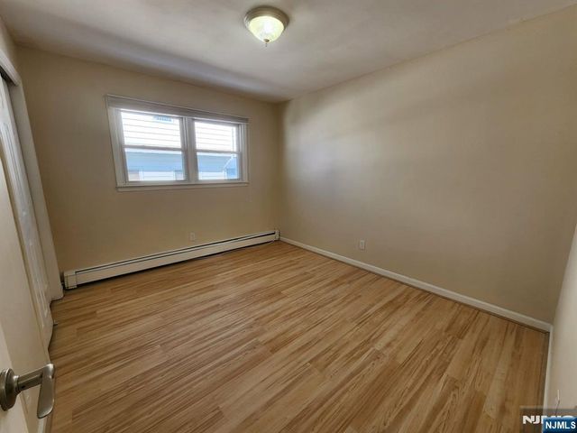 830 Pennsylvania Avenue, Lyndhurst, NJ 07071