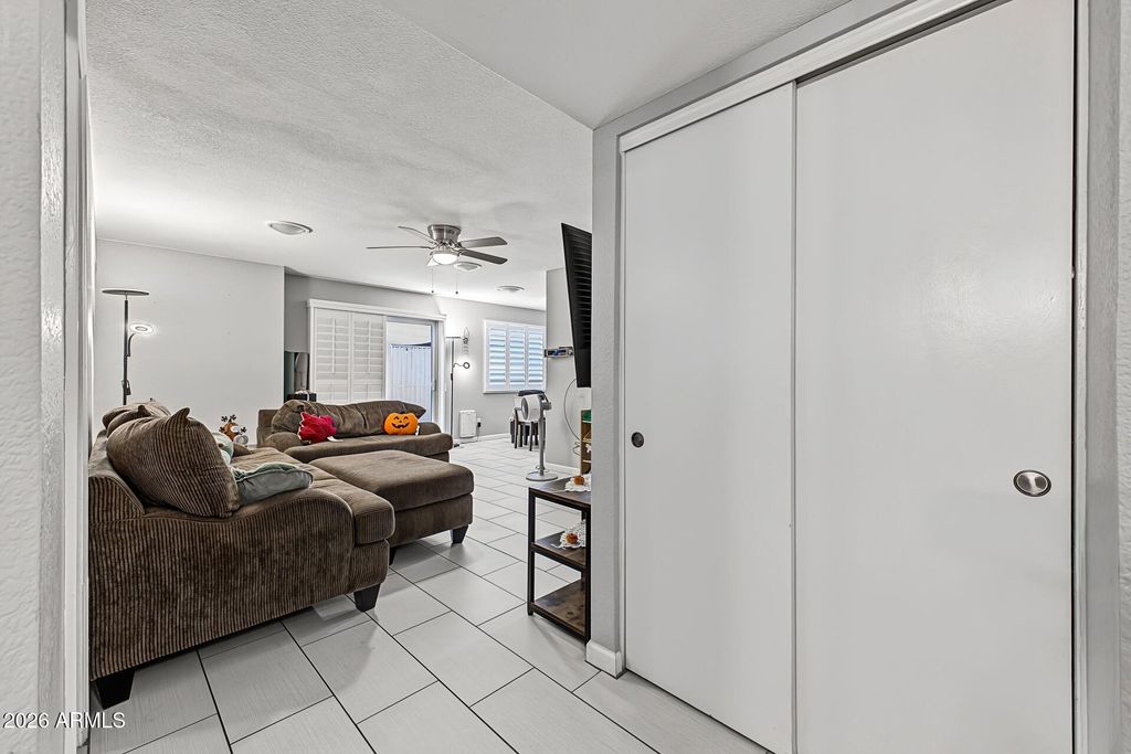 8627 N SHADOW Lane, Peoria, AZ 85345 — photo 4