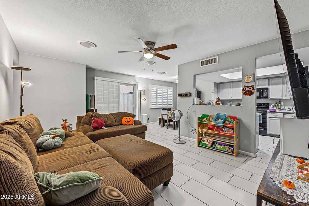 8627 N SHADOW Lane, Peoria, AZ 85345 — photo 5