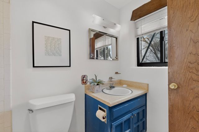 31 Entrada, Santa Fe, NM 87507