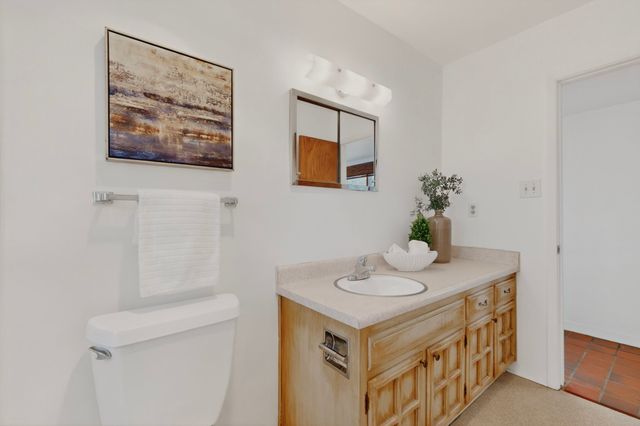 31 Entrada, Santa Fe, NM 87507