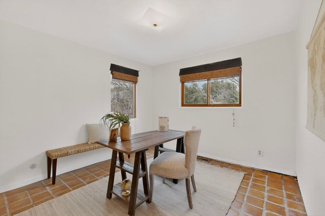 31 Entrada, Santa Fe, NM 87507