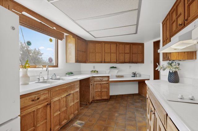31 Entrada, Santa Fe, NM 87507