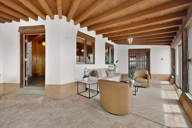 31 Entrada, Santa Fe, NM 87507