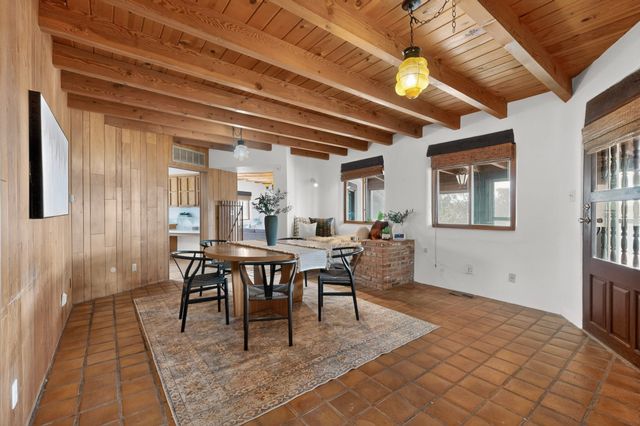 31 Entrada, Santa Fe, NM 87507