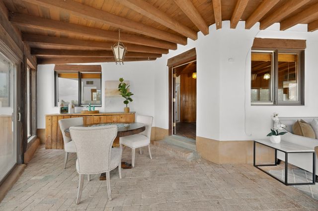 31 Entrada, Santa Fe, NM 87507