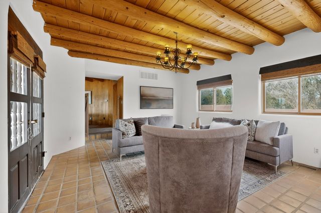 31 Entrada, Santa Fe, NM 87507