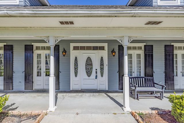 104 Talbot Dr, Houma, LA 70360