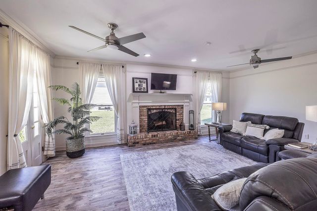 104 Talbot Dr, Houma, LA 70360