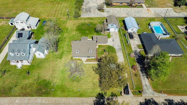 104 Talbot Dr, Houma, LA 70360