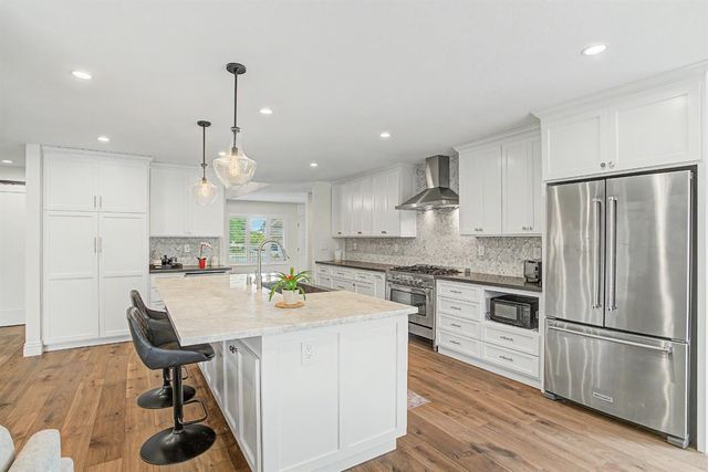 2707 Latham Dr, Sacramento, CA 95864