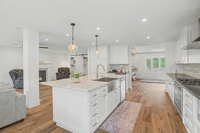 2707 Latham Dr, Sacramento, CA 95864