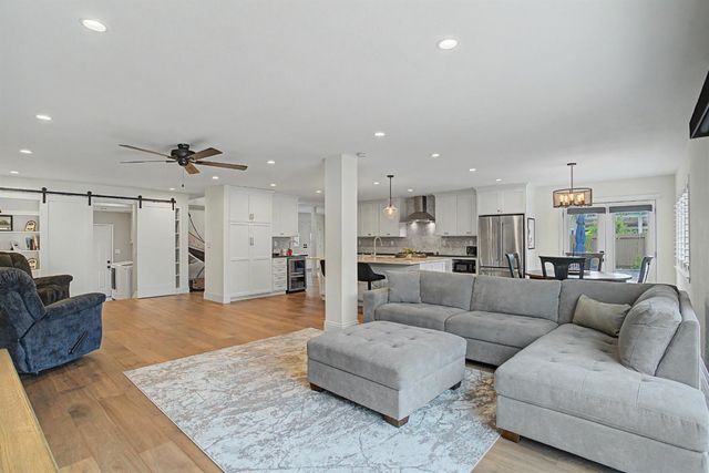 2707 Latham Dr, Sacramento, CA 95864