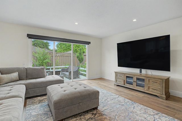 2707 Latham Dr, Sacramento, CA 95864