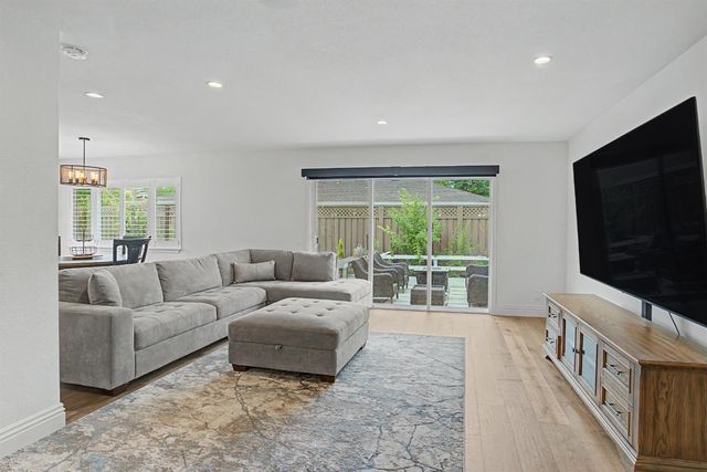 2707 Latham Dr, Sacramento, CA 95864