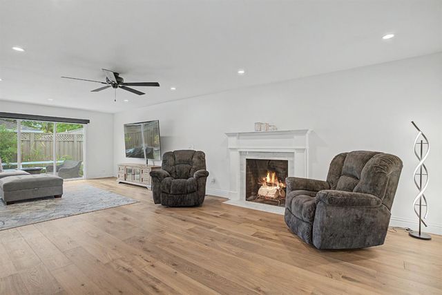 2707 Latham Dr, Sacramento, CA 95864