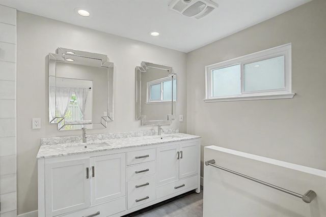 2707 Latham Dr, Sacramento, CA 95864