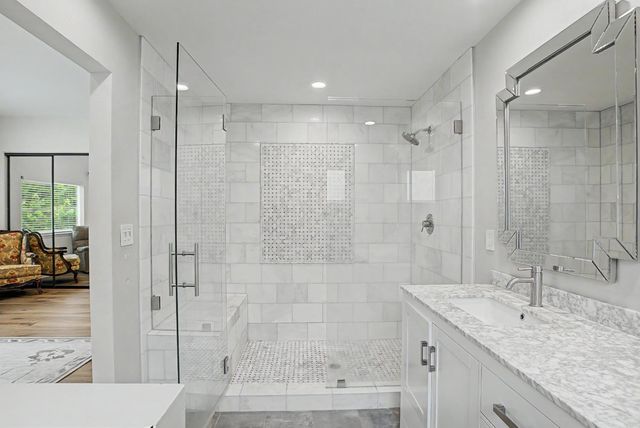 2707 Latham Dr, Sacramento, CA 95864