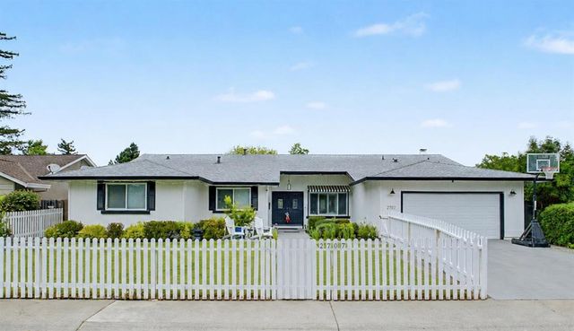 2707 Latham Dr, Sacramento, CA 95864