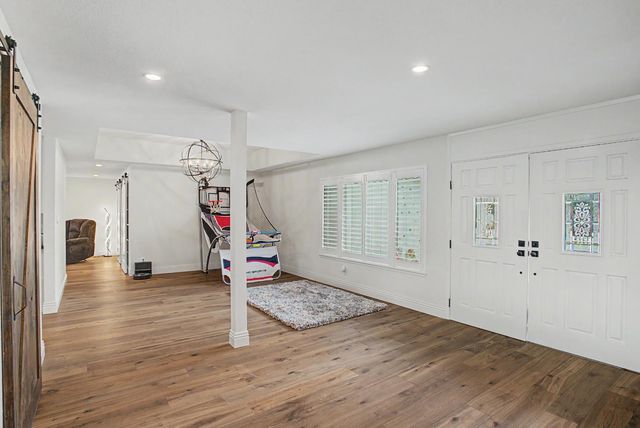 2707 Latham Dr, Sacramento, CA 95864