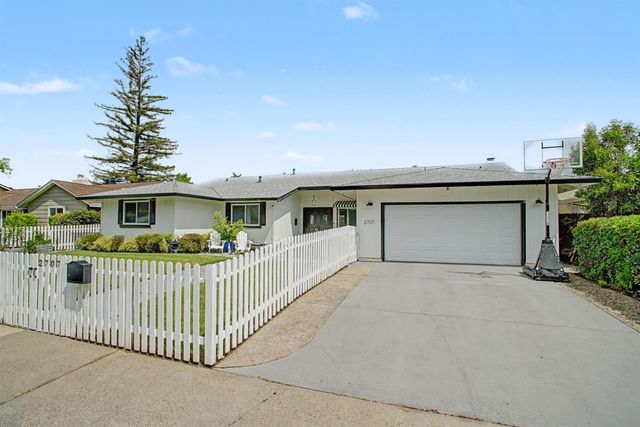 2707 Latham Dr, Sacramento, CA 95864