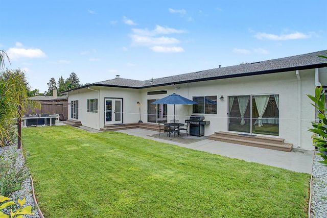 2707 Latham Dr, Sacramento, CA 95864