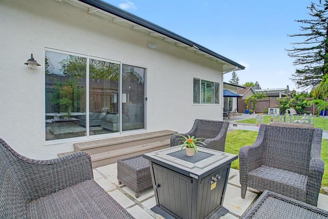 2707 Latham Dr, Sacramento, CA 95864