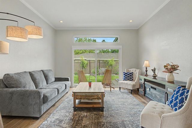 2707 Latham Dr, Sacramento, CA 95864