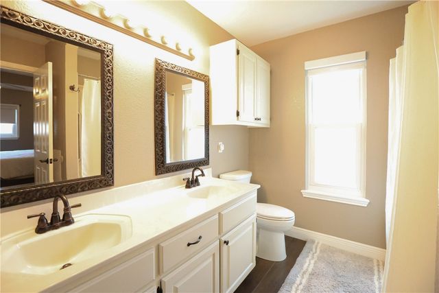 1408 Encino Ave, Alice, TX 78332