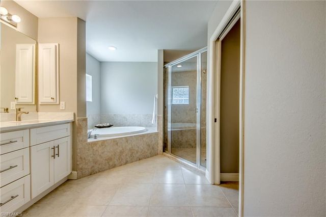 2301 SW 28th LN, Cape Coral, FL 33914