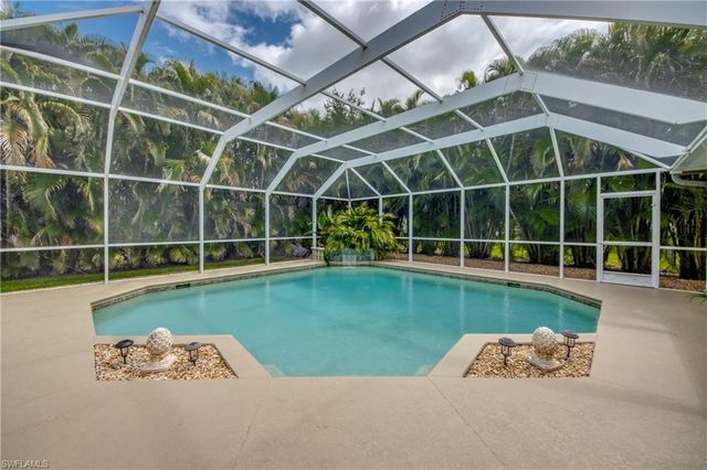 2301 SW 28th LN, Cape Coral, FL 33914