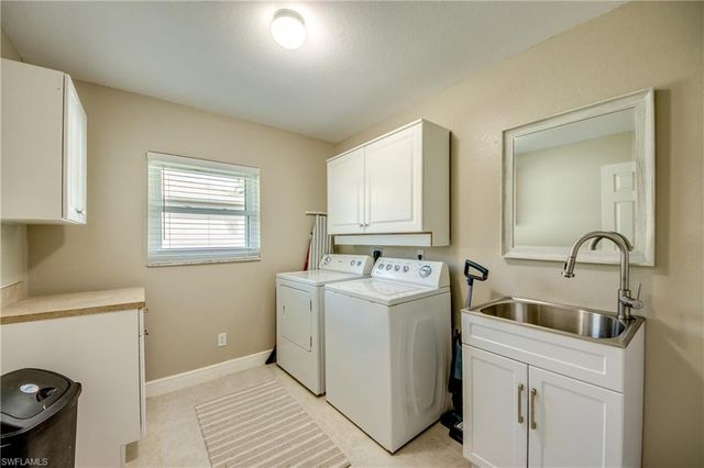2301 SW 28th LN, Cape Coral, FL 33914